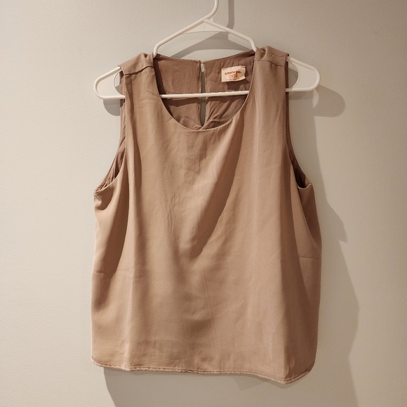 Nude top - Picture 2 of 5